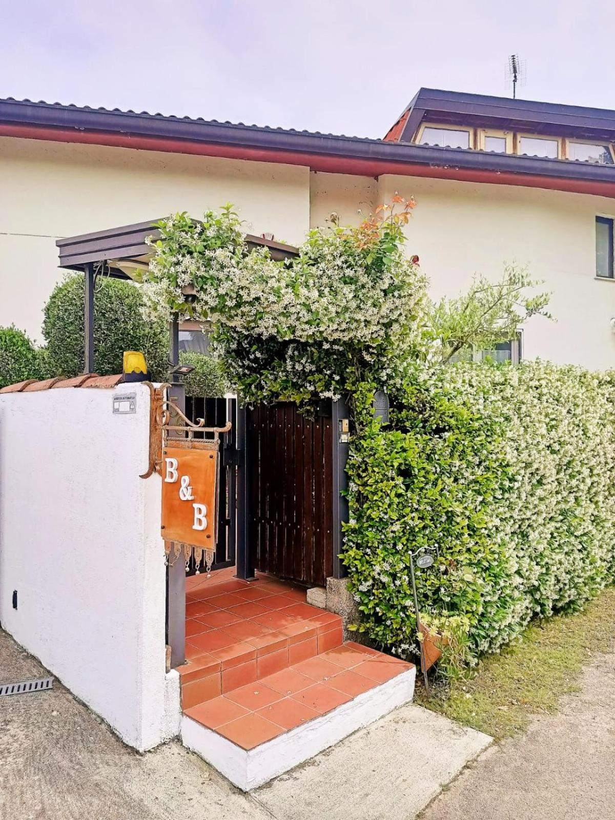 Villa Sabry Turriaco Exterior photo